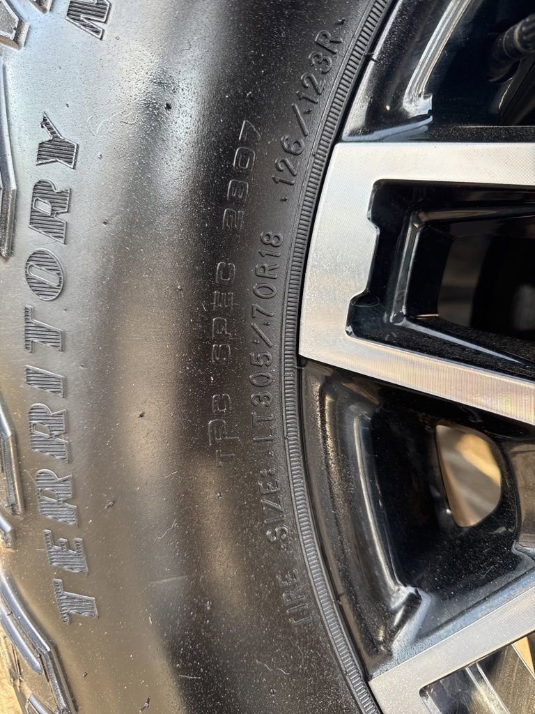 Used 2024 GMC Sierra 2500 AT4X image 38