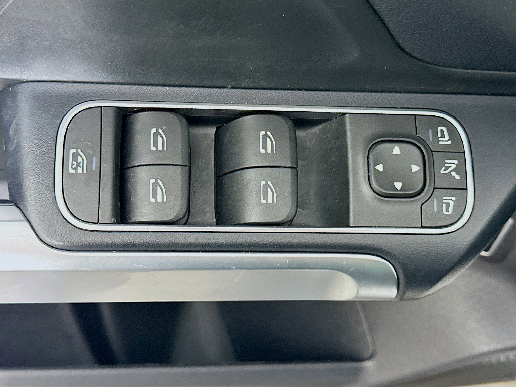 Used 2024 Mercedes-Benz EQB 250+ image 15