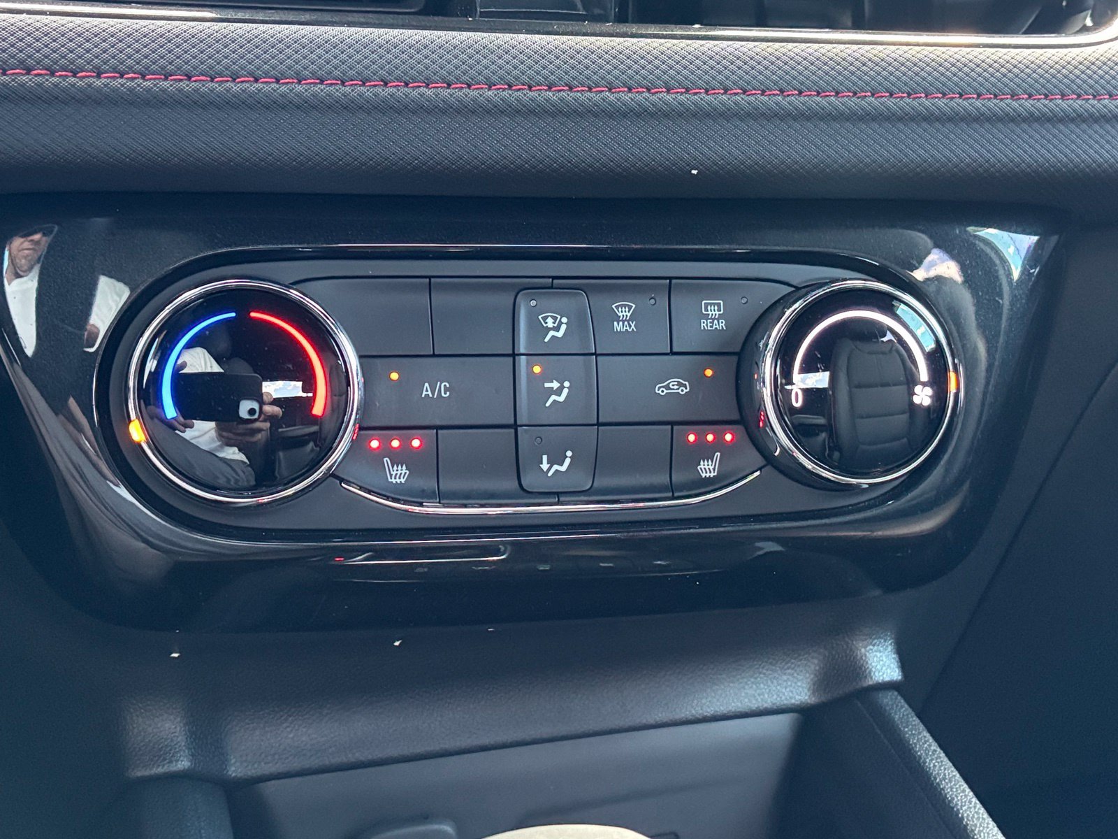 Used 2024 Chevrolet TrailBlazer RS w/ Driver Confidence Package FWD image 21