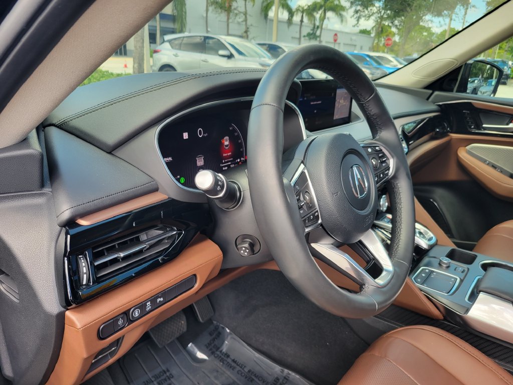 Used 2024 Acura MDX w/ Technology Package FWD image 16