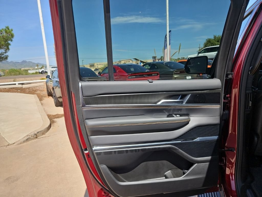 New 2026 Jeep Grand Wagoneer L Summit AWD/4WD image 12