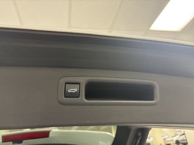 Used 2023 Toyota Highlander XLE image 15