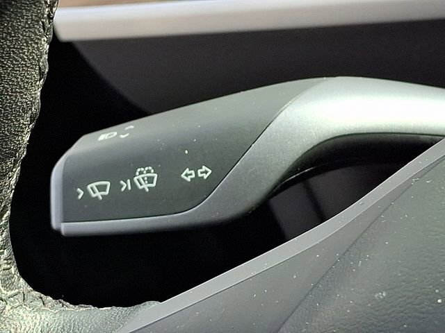 Used 2024 Tesla Model Y Long Range image 35