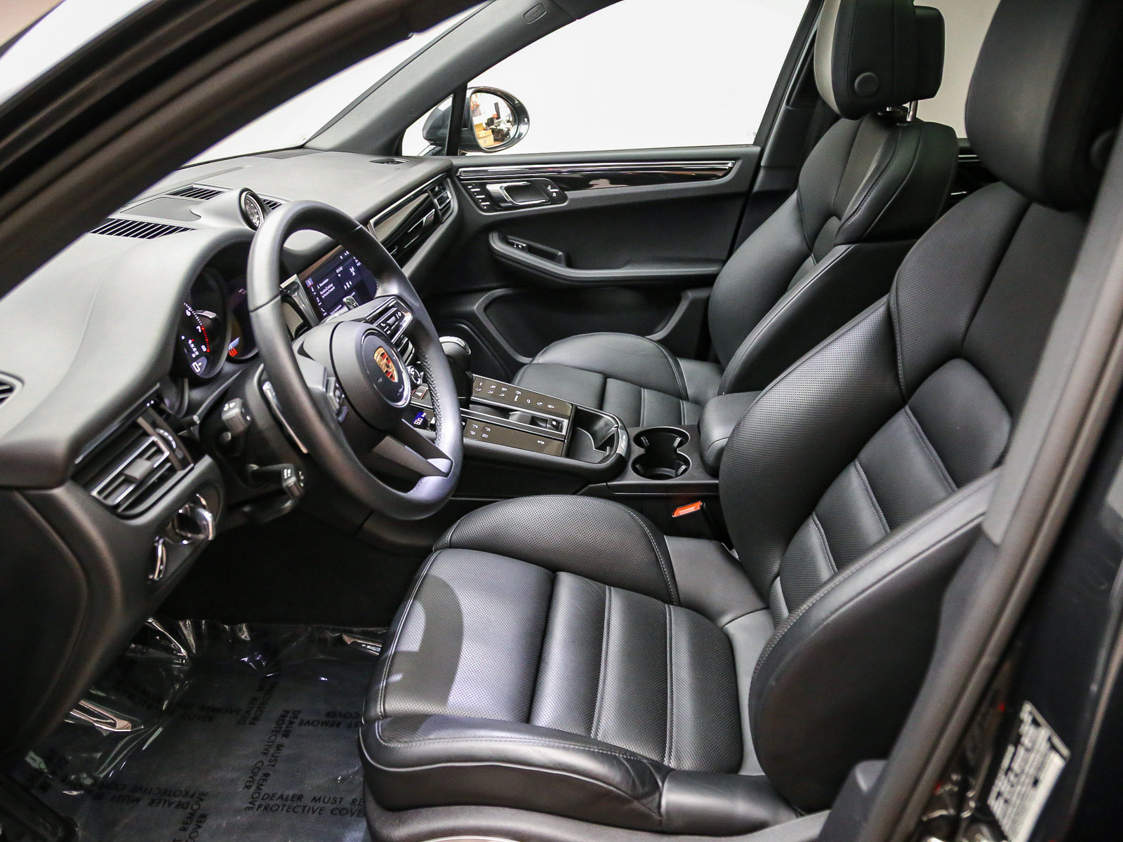 Certified 2026 Porsche Macan AWD/4WD image 22