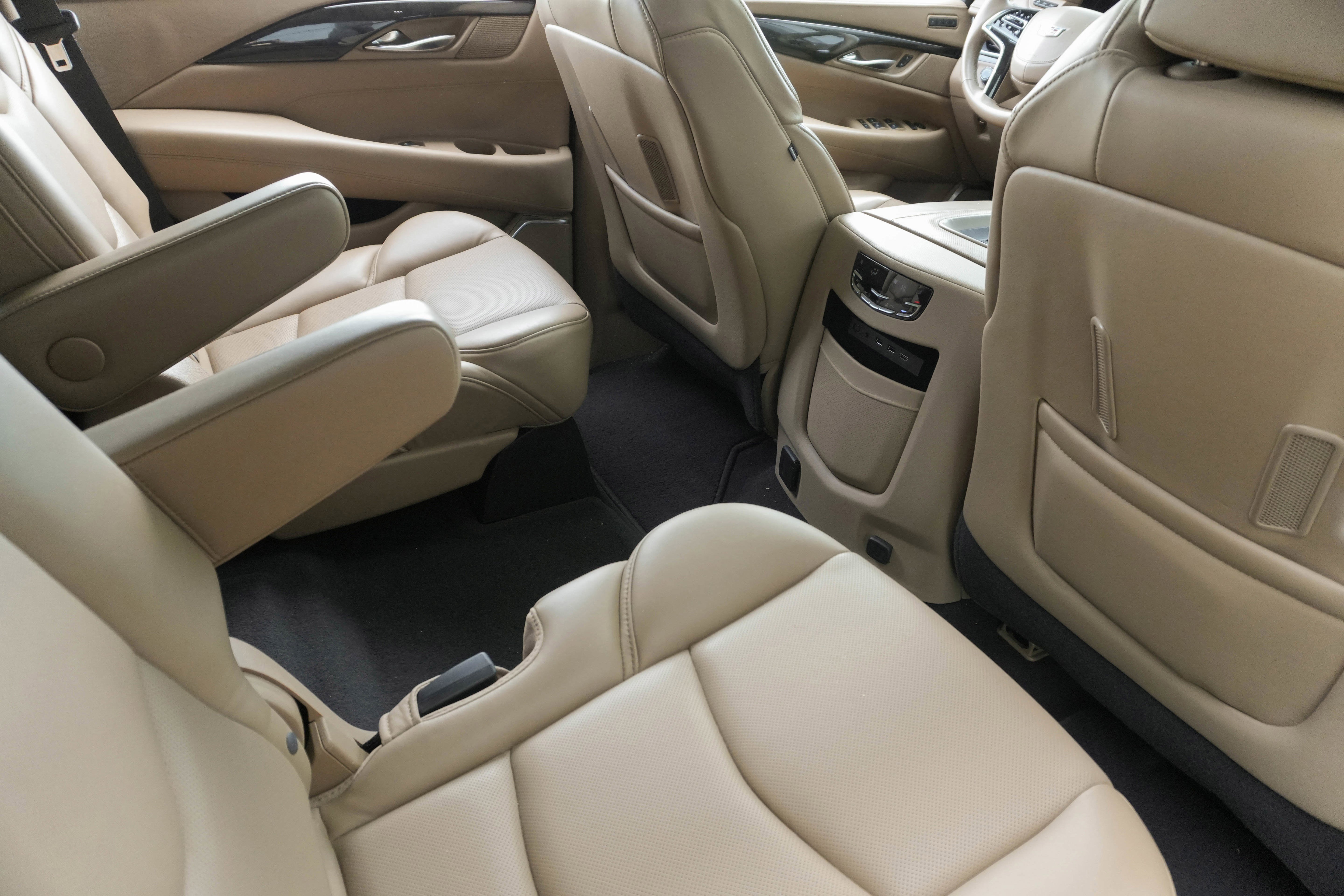 Used 2020 Cadillac Escalade Platinum AWD/4WD image 30