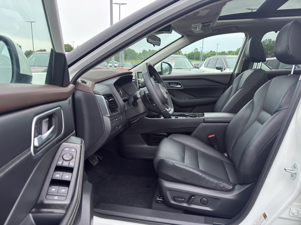 Certified 2021 Nissan Rogue SV w/ Premium Package AWD/4WD image 11