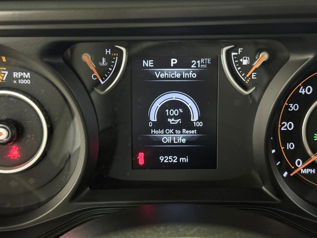 Certified 2024 Jeep Wrangler Willys image 40