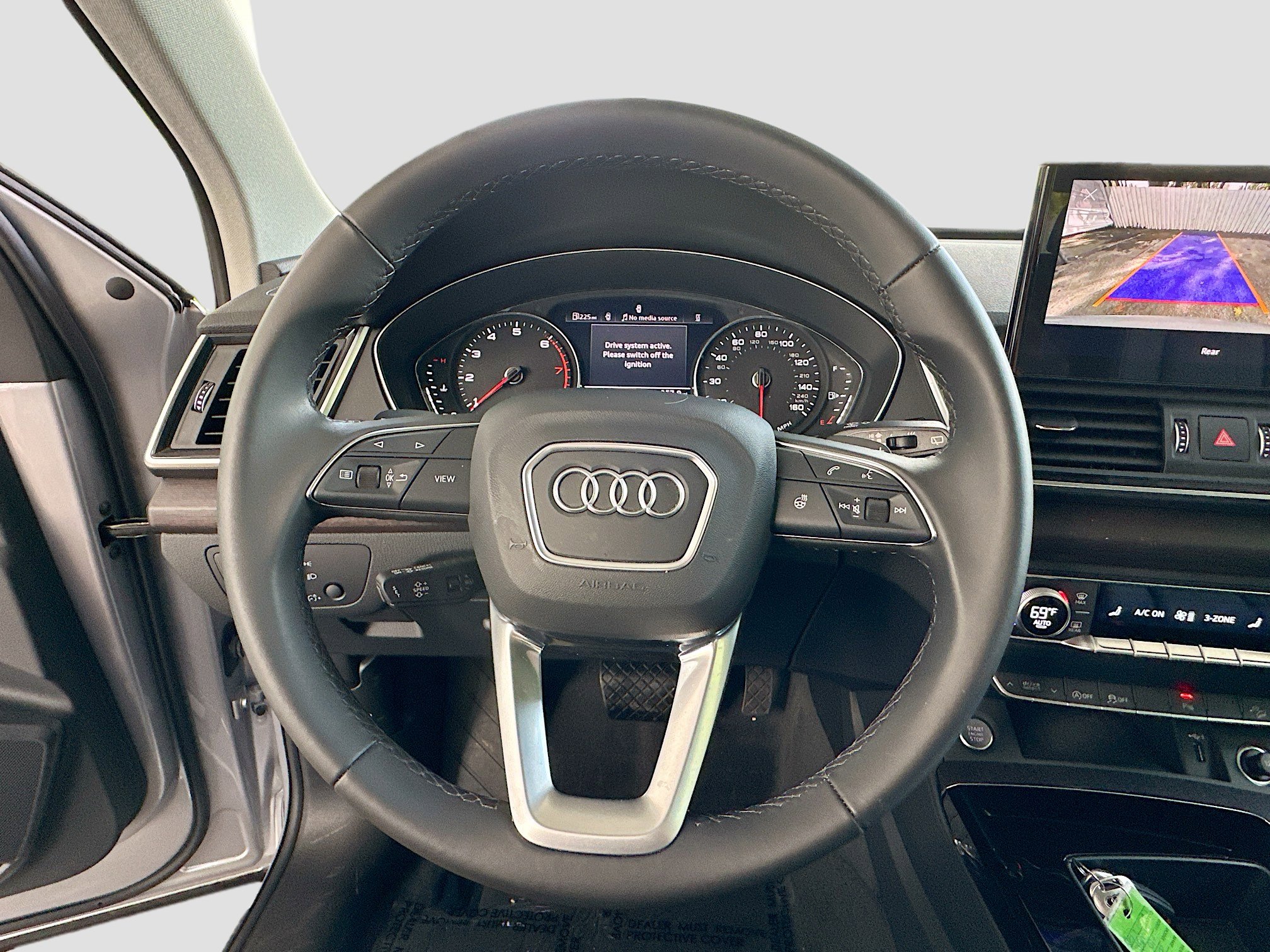 Used 2023 Audi Q5 2.0T Premium w/ Convenience Package image 11