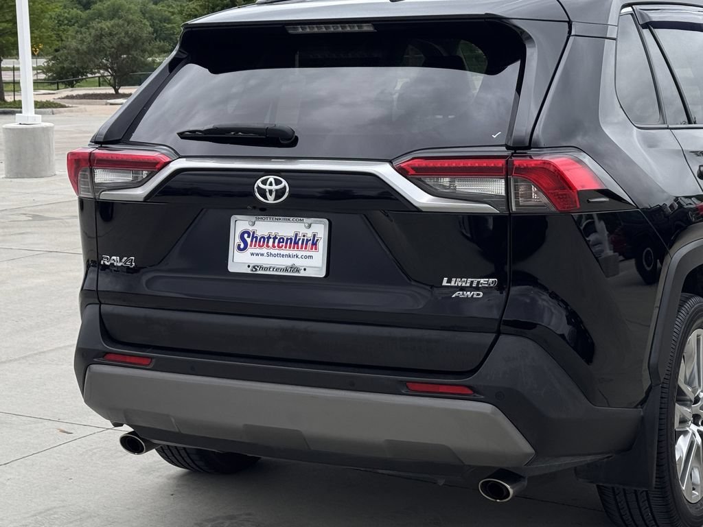 Used 2019 Toyota RAV4 Limited w/ Advanced Technology Package AWD/4WD image 6