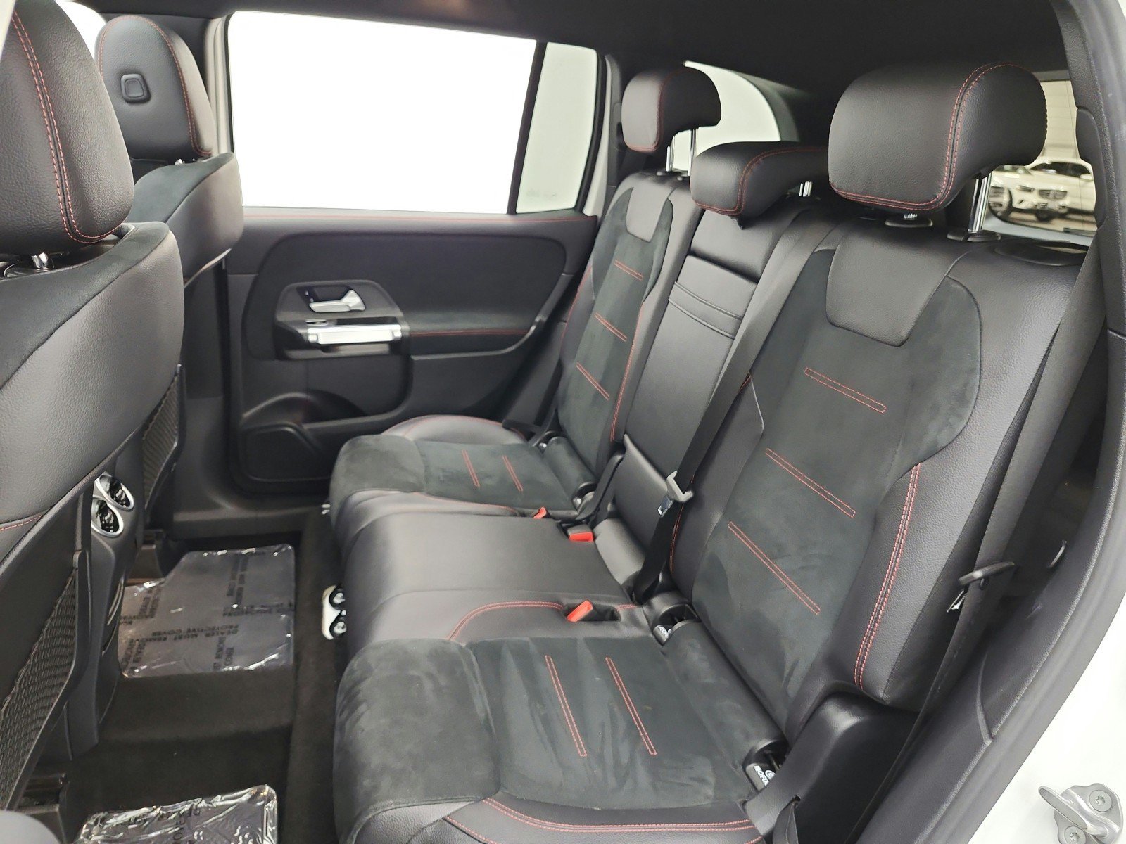 Used 2021 Mercedes-Benz GLB 250 image 12