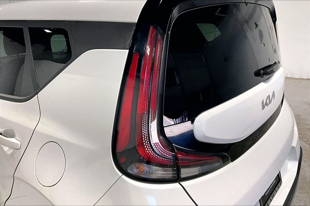 Used 2025 Kia Soul LX FWD image 38