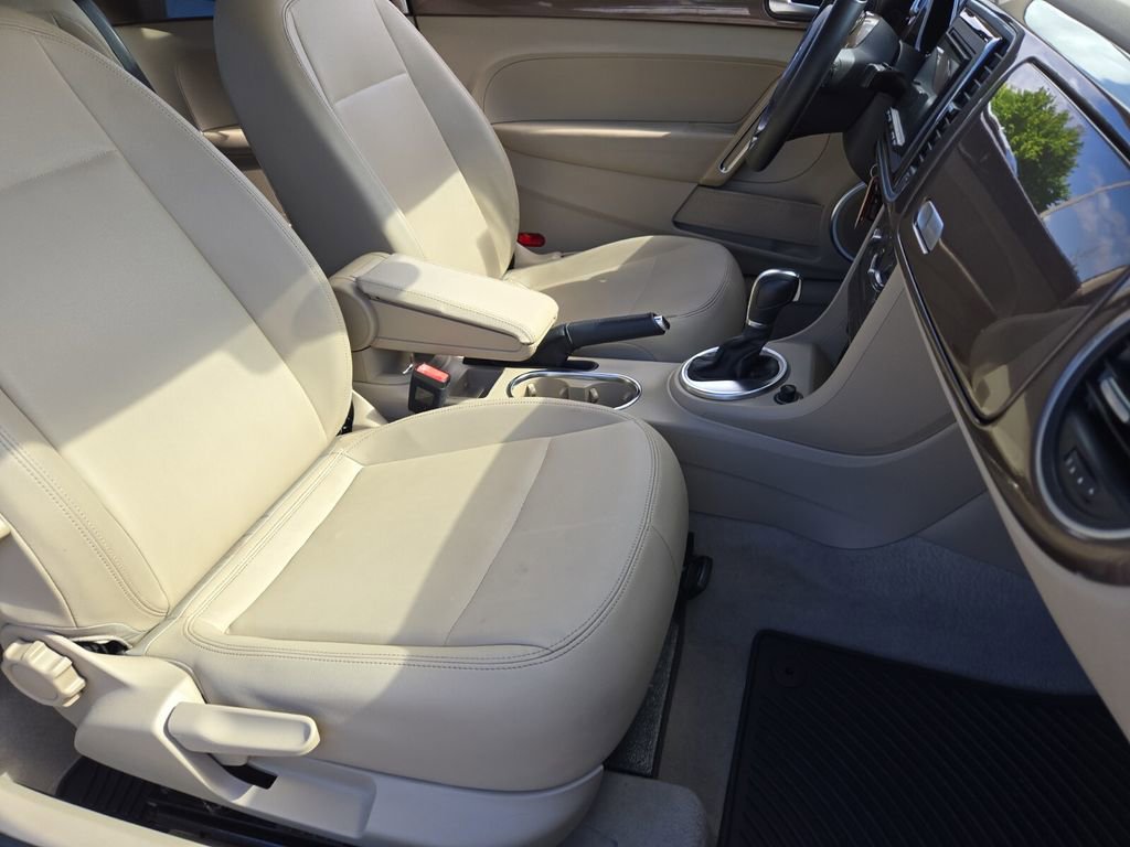 Used 2014 Volkswagen Beetle 1.8T image 12