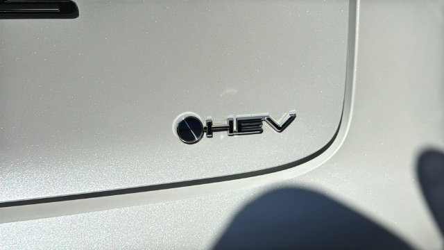 Used 2024 Toyota Prius LE FWD image 7