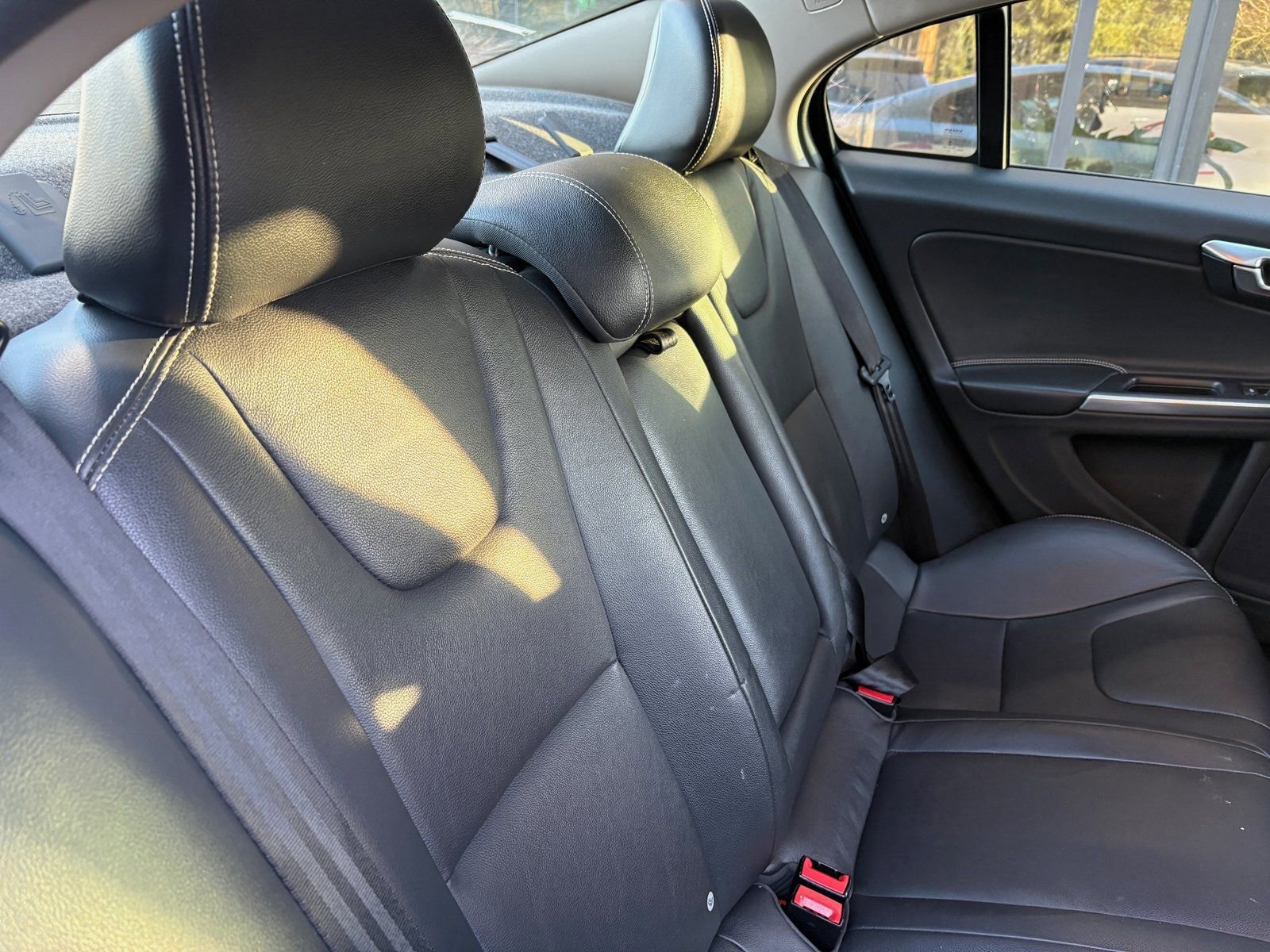 Used 2018 Volvo S60 T5 Dynamic image 24