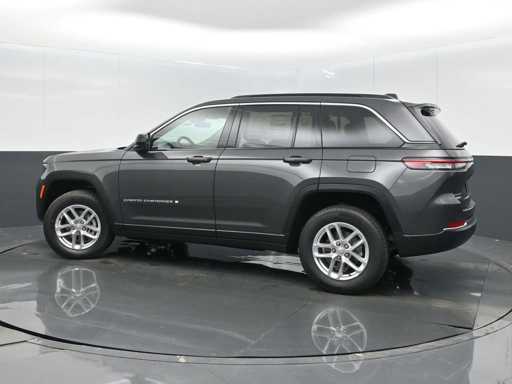 New 2026 Jeep Grand Cherokee Laredo image 5