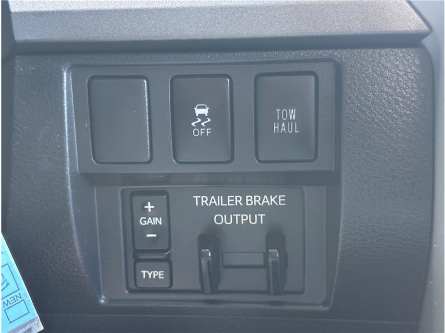 Used 2016 Toyota Tundra SR5 w/ TRD Off Road Package AWD/4WD image 28