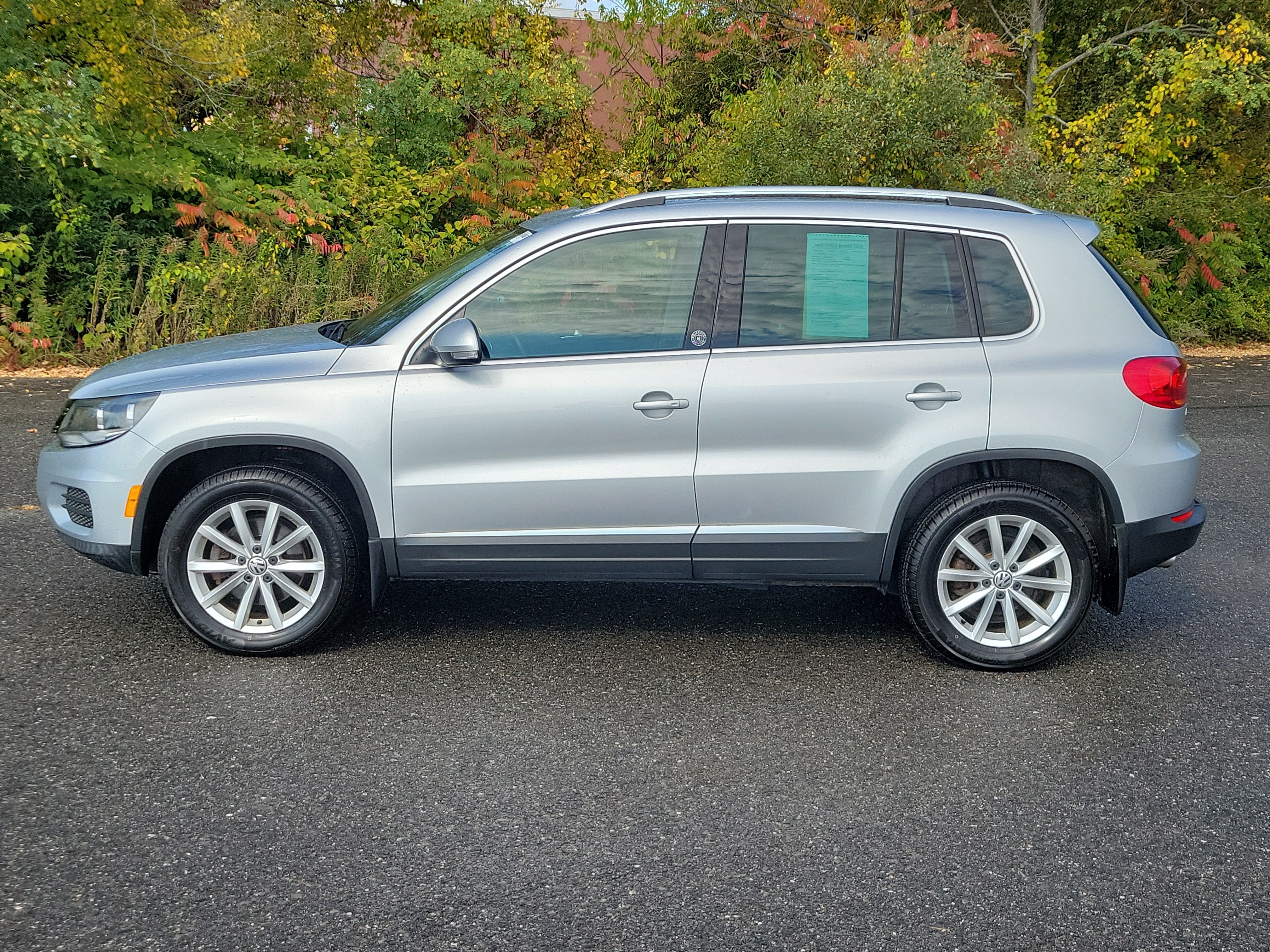 Used 2017 Volkswagen Tiguan Wolfsburg Edition AWD/4WD image 8