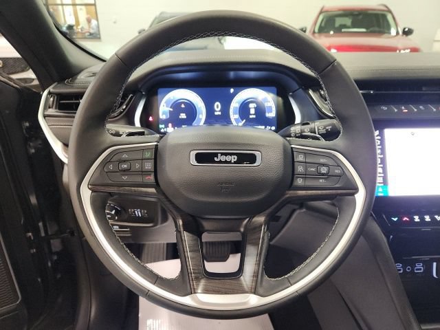 Used 2026 Jeep Grand Cherokee Limited AWD/4WD image 20