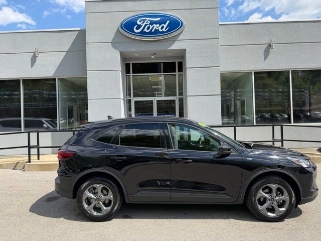 Used 2025 Ford Escape ST-Line Select image 2