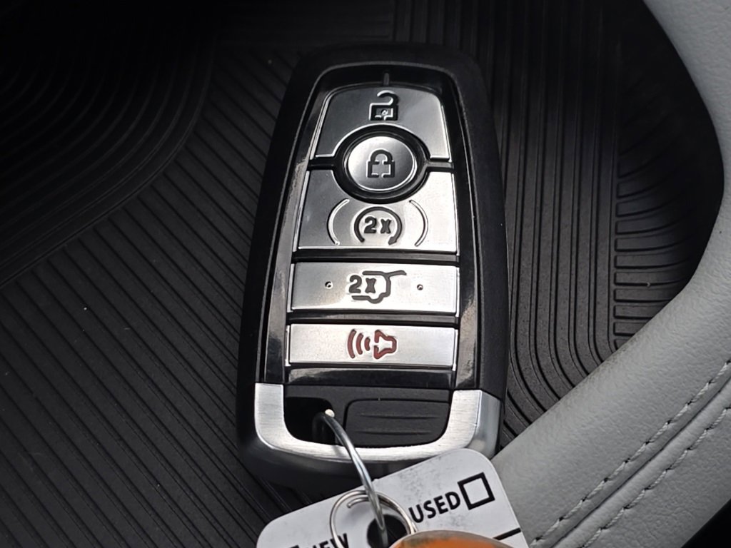 New 2026 Ford Explorer Platinum image 7