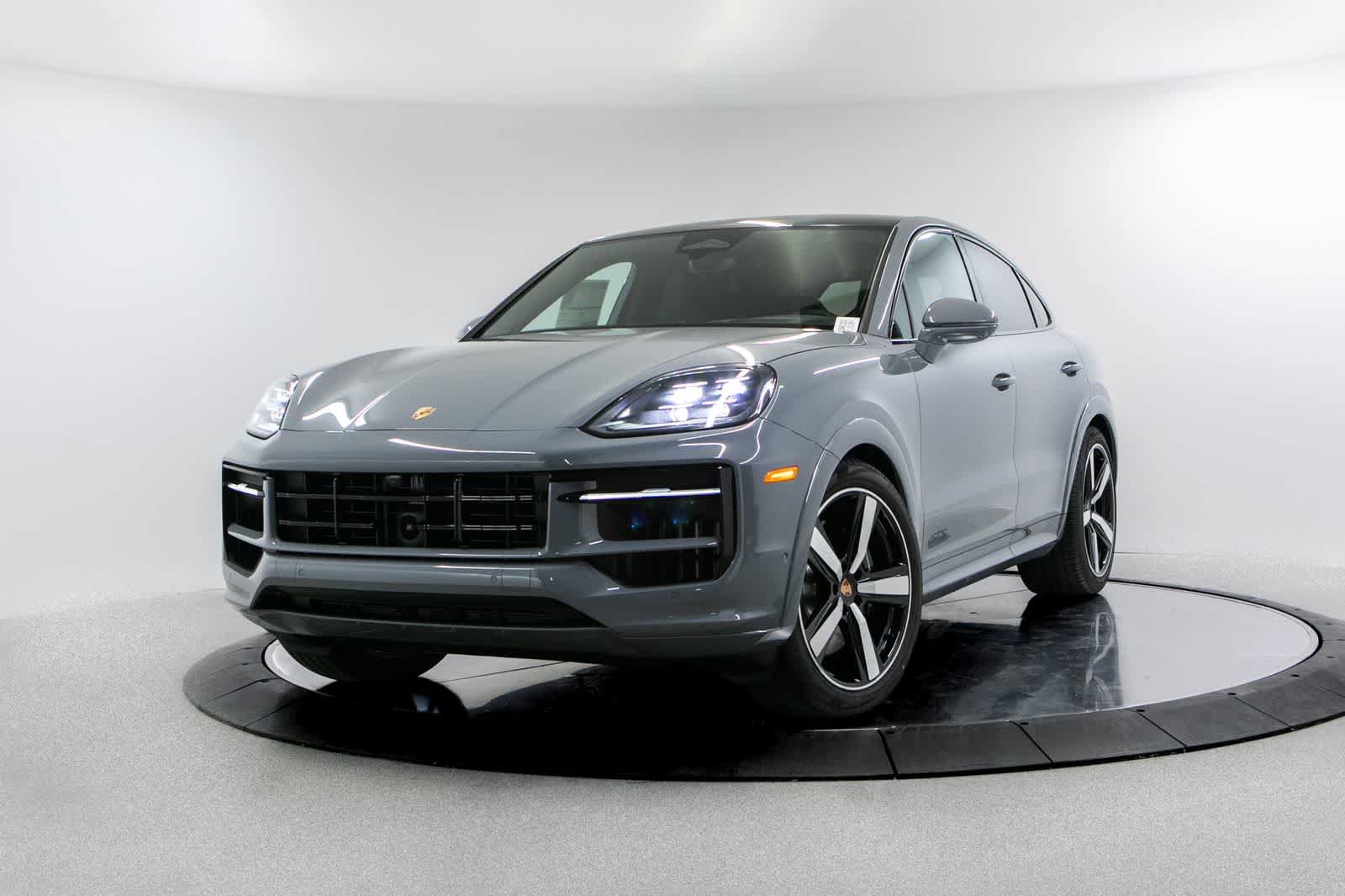New 2026 Porsche Cayenne GTS AWD/4WD image 1