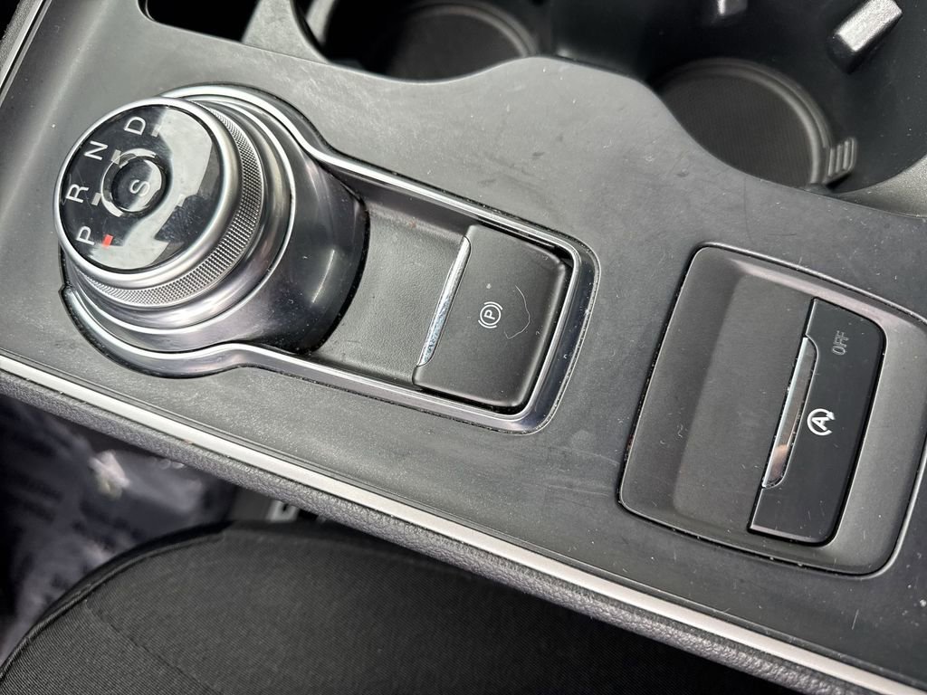 Used 2022 Ford Edge SE w/ Black Appearance Package image 21