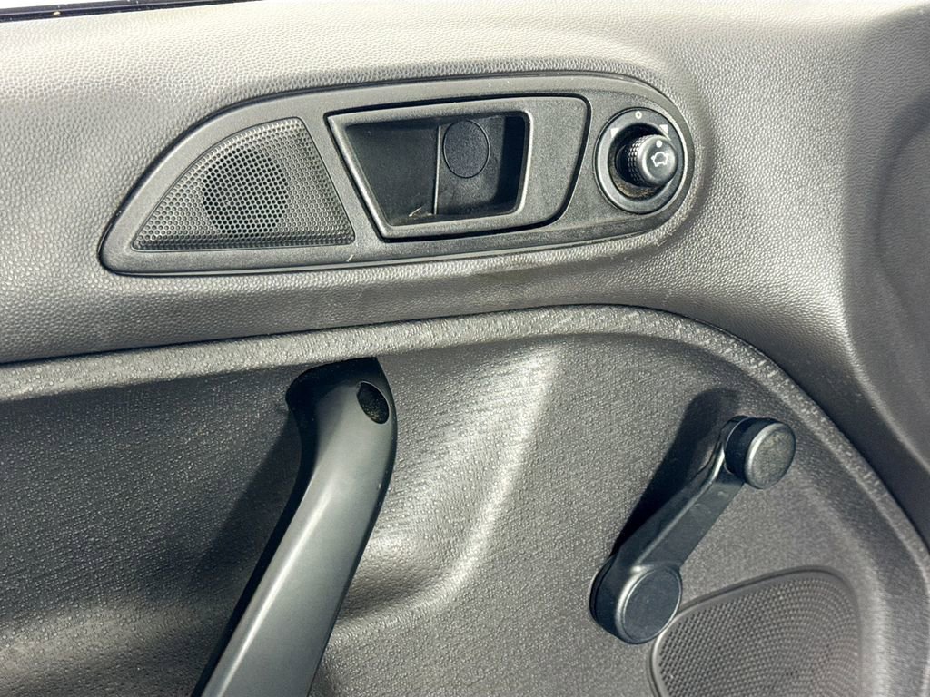 Used 2015 Ford Fiesta S image 18