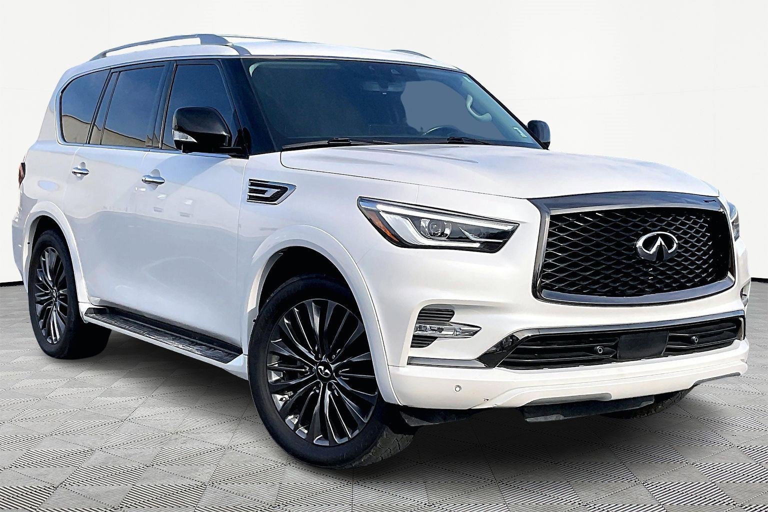 Used 2023 INFINITI QX80 Premium Select w/ Cargo Package image 1