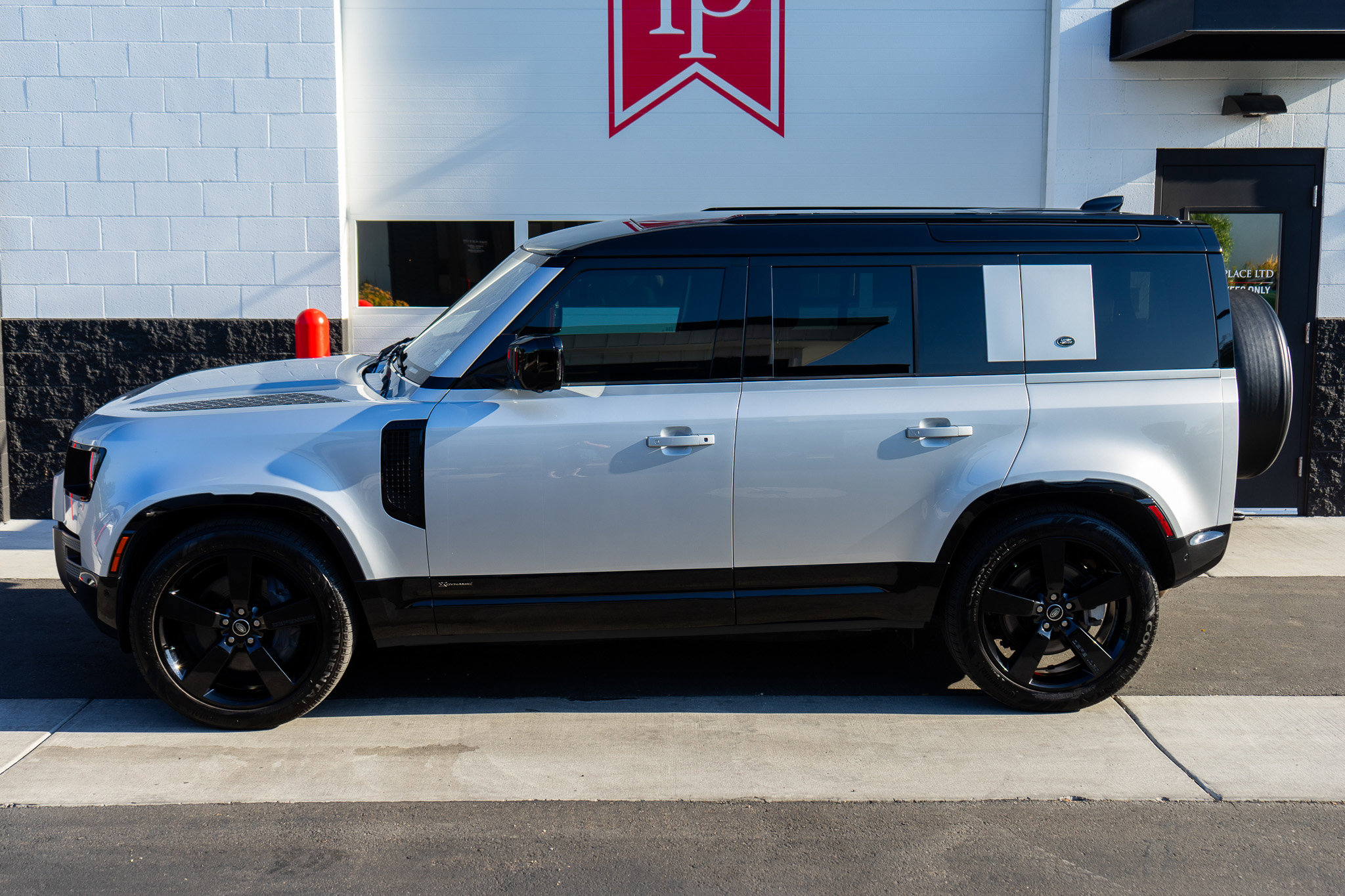 Used 2021 Land Rover Defender 110 X-Dynamic HSE image 64