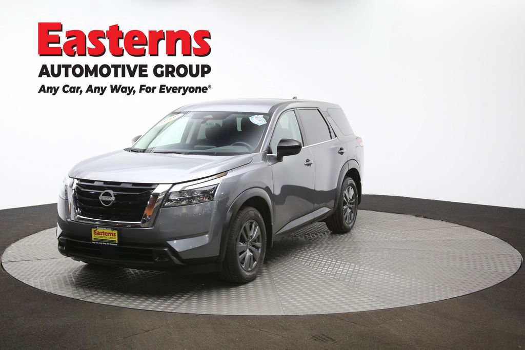 Used 2024 Nissan Pathfinder S image 54