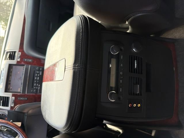 Used 2011 Cadillac Escalade EXT Luxury image 27