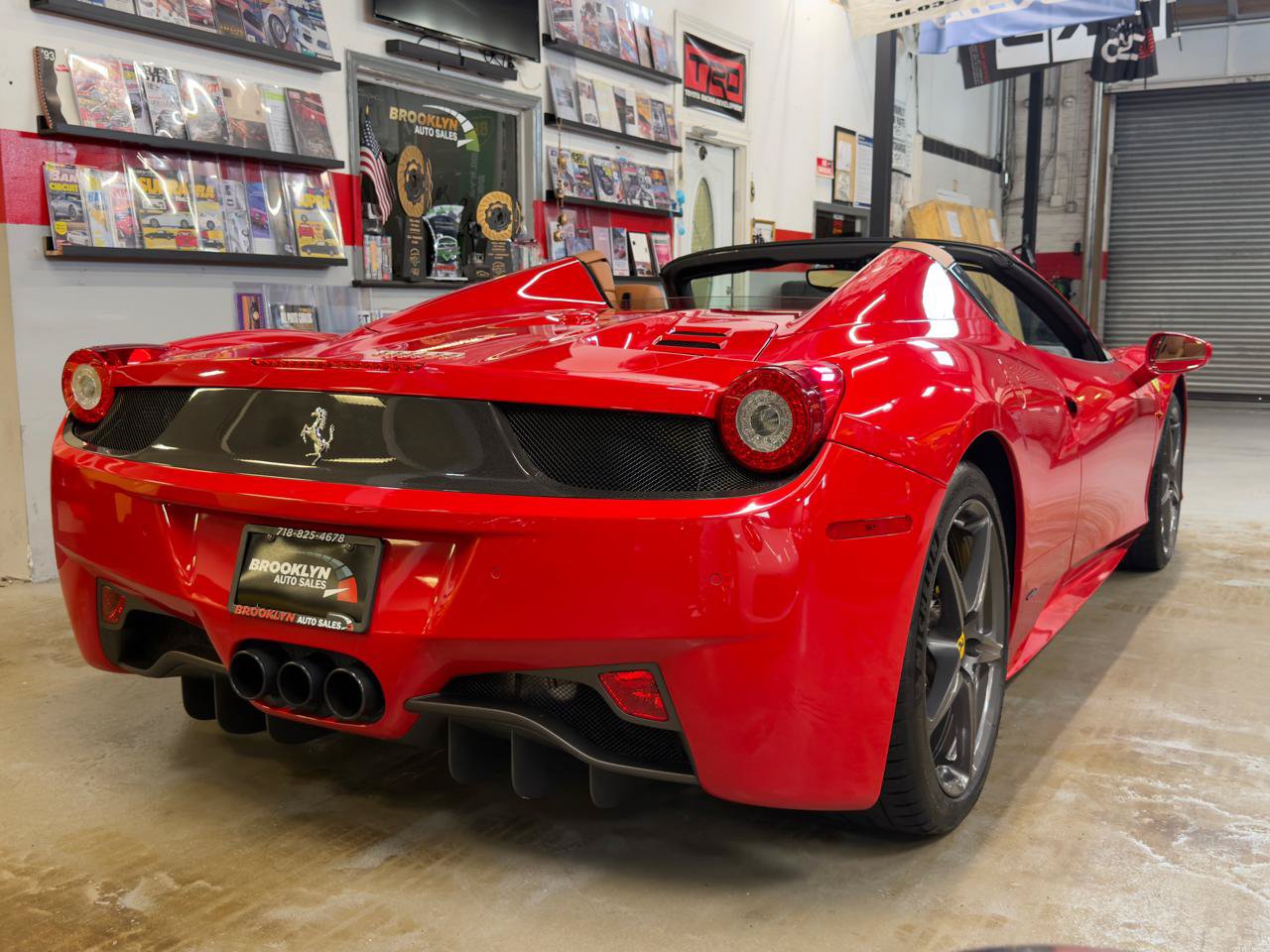 Used 2014 Ferrari 458 Spider RWD image 7