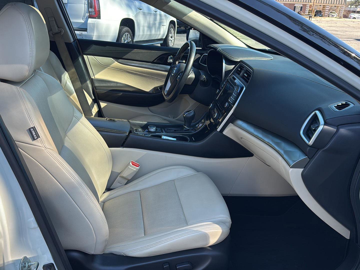 Used 2020 Nissan Maxima 3.5 SL w/ Floor Mat Group image 10