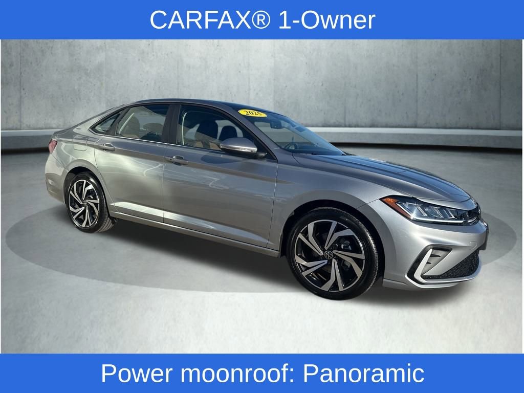 Used 2025 Volkswagen Jetta SEL image 7