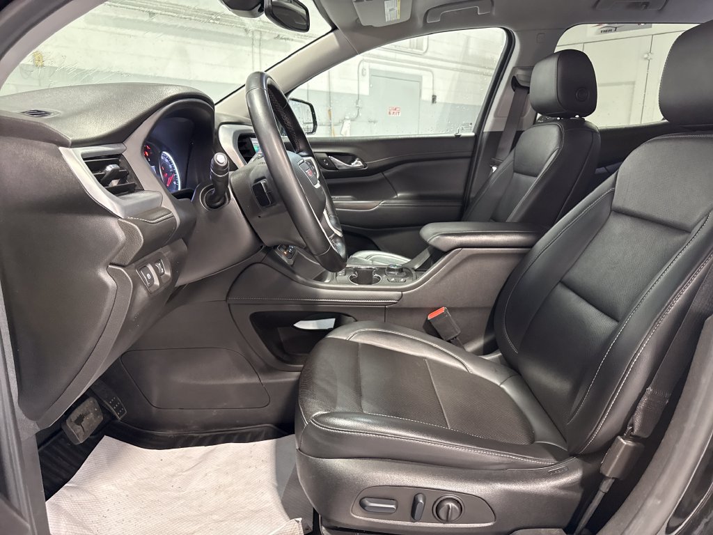 Used 2023 GMC Acadia SLT AWD/4WD image 25
