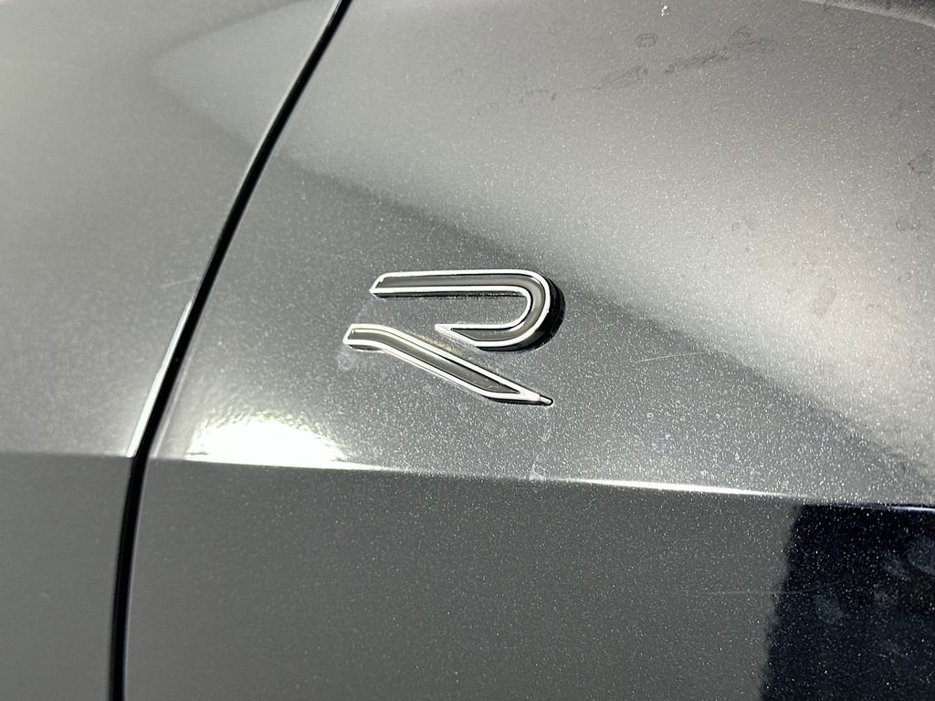 Used 2025 Volkswagen Tiguan SEL R-Line AWD/4WD image 28