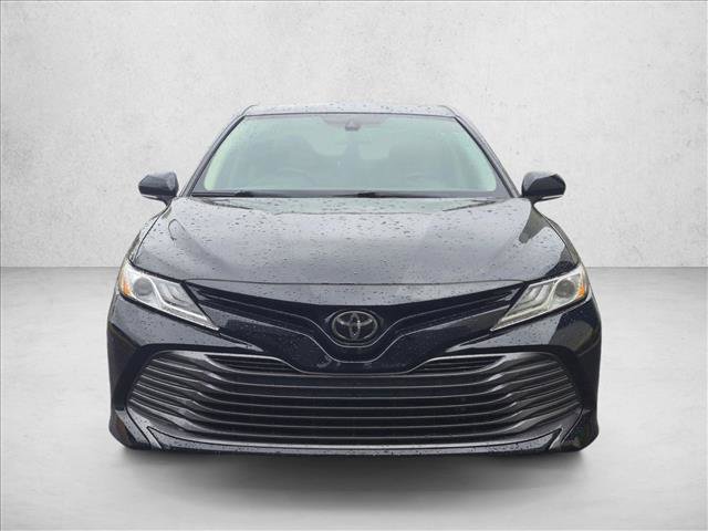 Used 2019 Toyota Camry XLE image 2