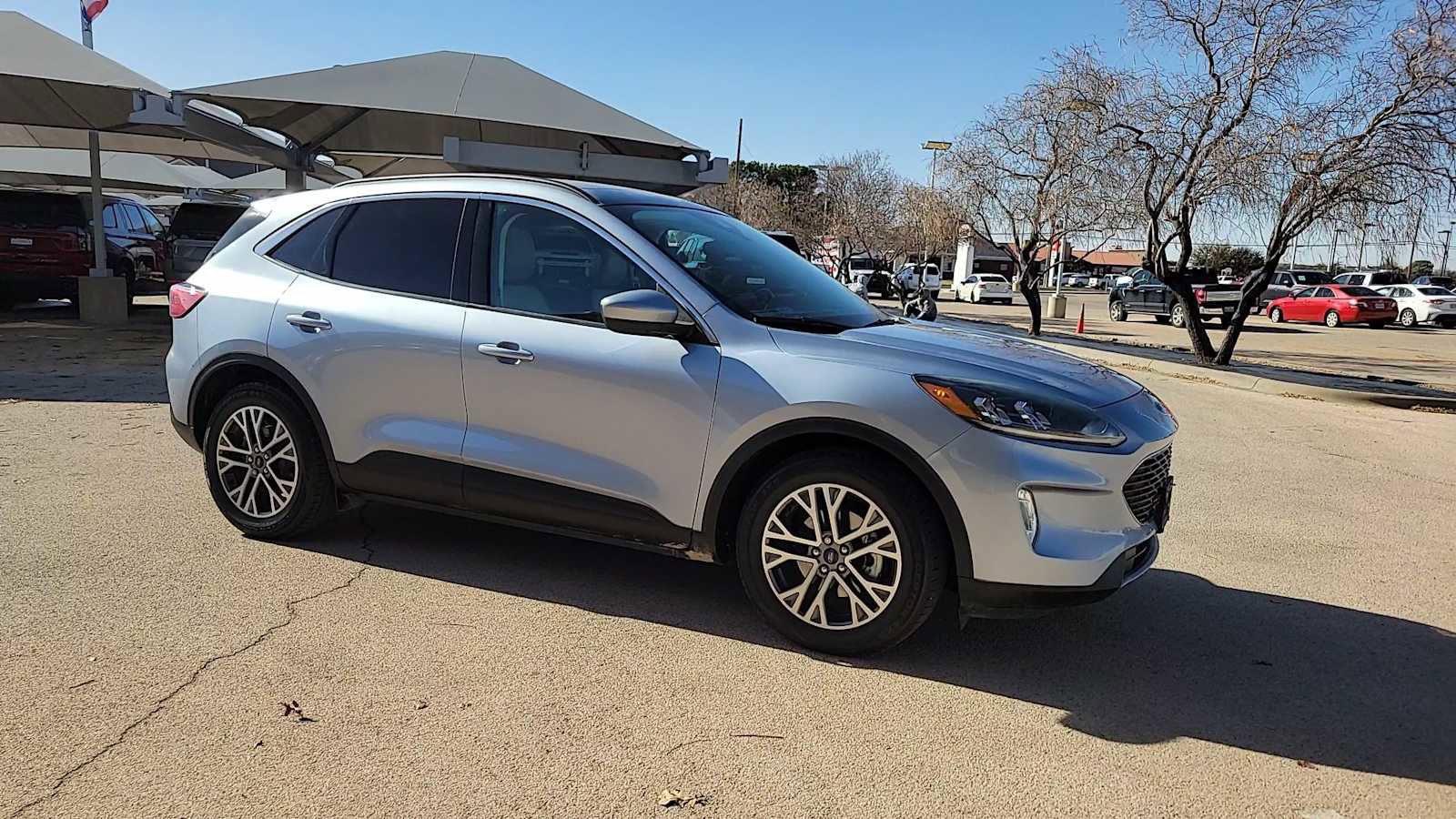 Used 2022 Ford Escape SEL w/ Technology Package image 3