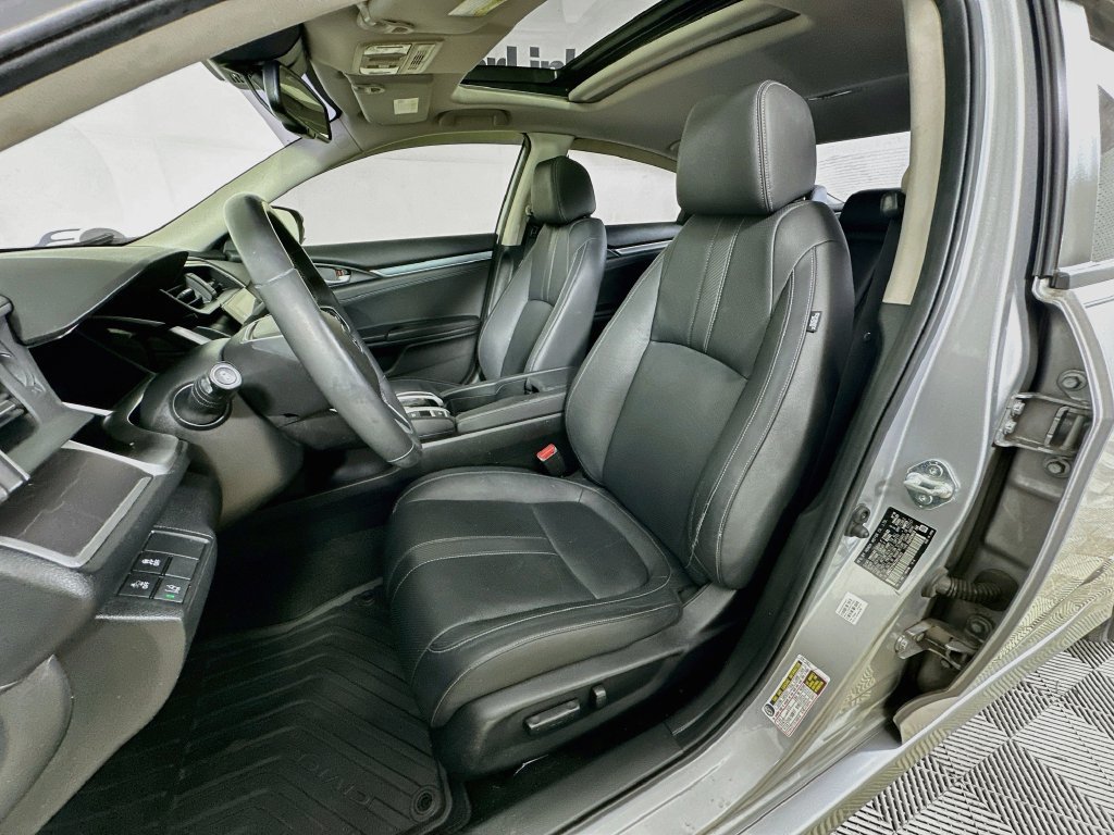 Used 2018 Honda Civic Touring image 25