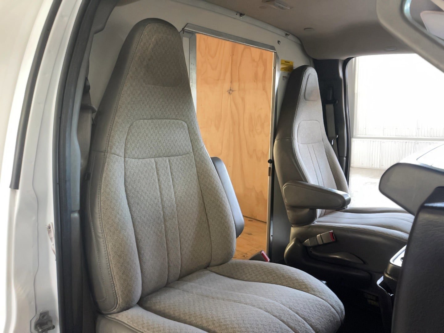 Used 2022 Chevrolet Express 3500 w/ Power Convenience Package RWD image 15