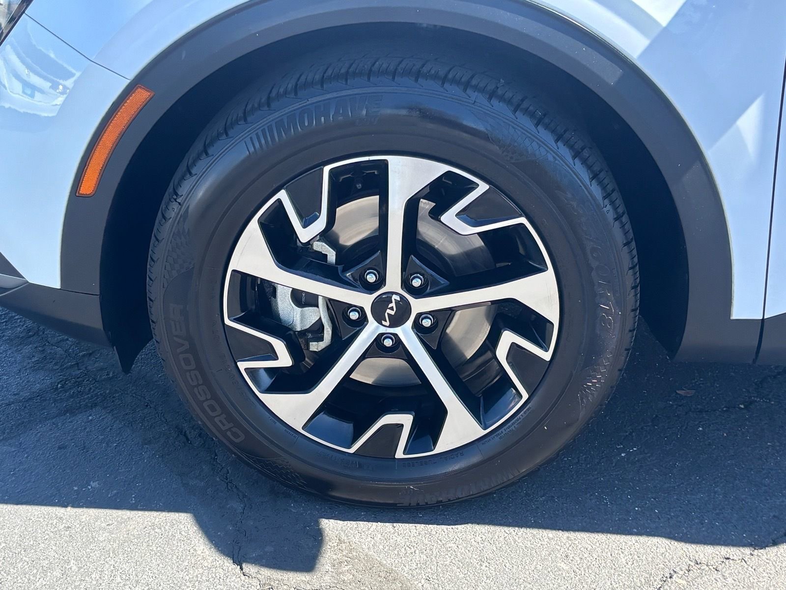 Used 2023 Kia Sportage EX image 11