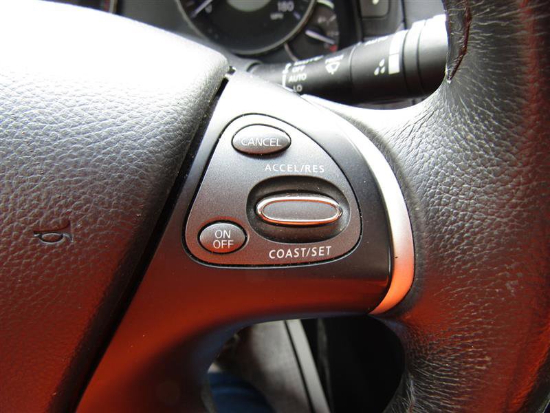 Used 2016 INFINITI Q70 L 3.7 image 16