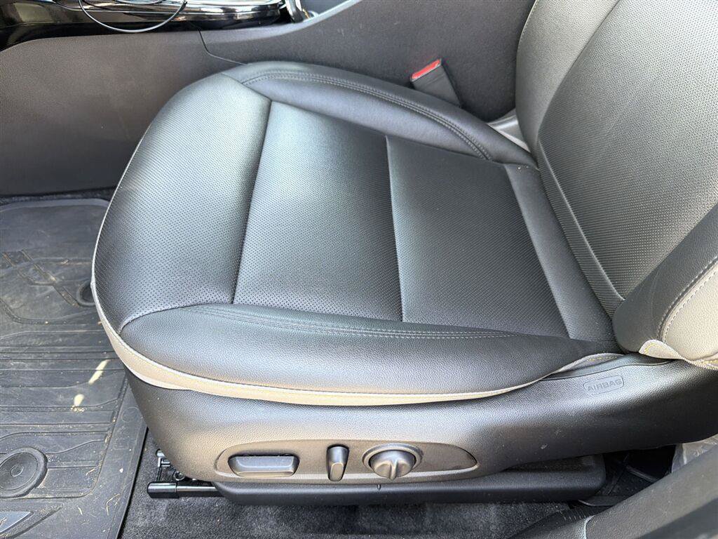 Used 2025 Chevrolet Trax ACTIV w/ Sunroof Package FWD image 9