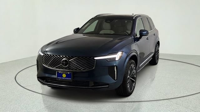 New 2026 Volvo XC90 T8 Plus w/ Protection Package AWD/4WD image 2