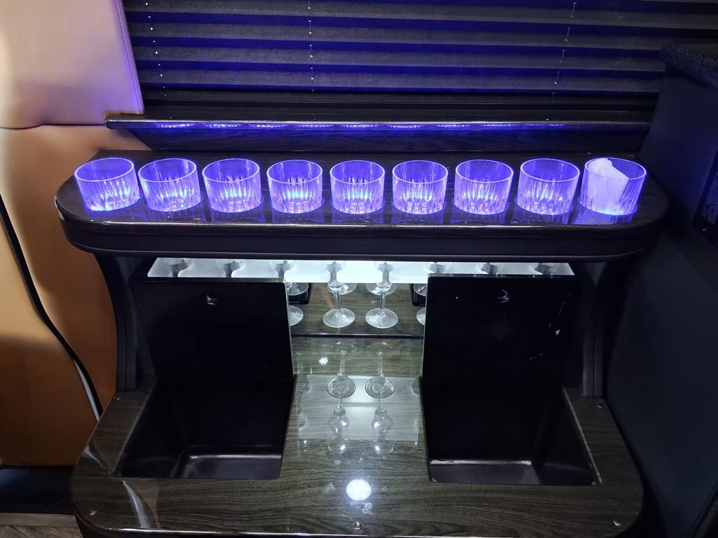 Used 2023 Mercedes-Benz Sprinter 3500 image 29