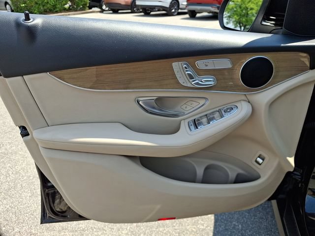Used 2019 Mercedes-Benz GLC 300 4MATIC w/ Parking Assistance Package image 14