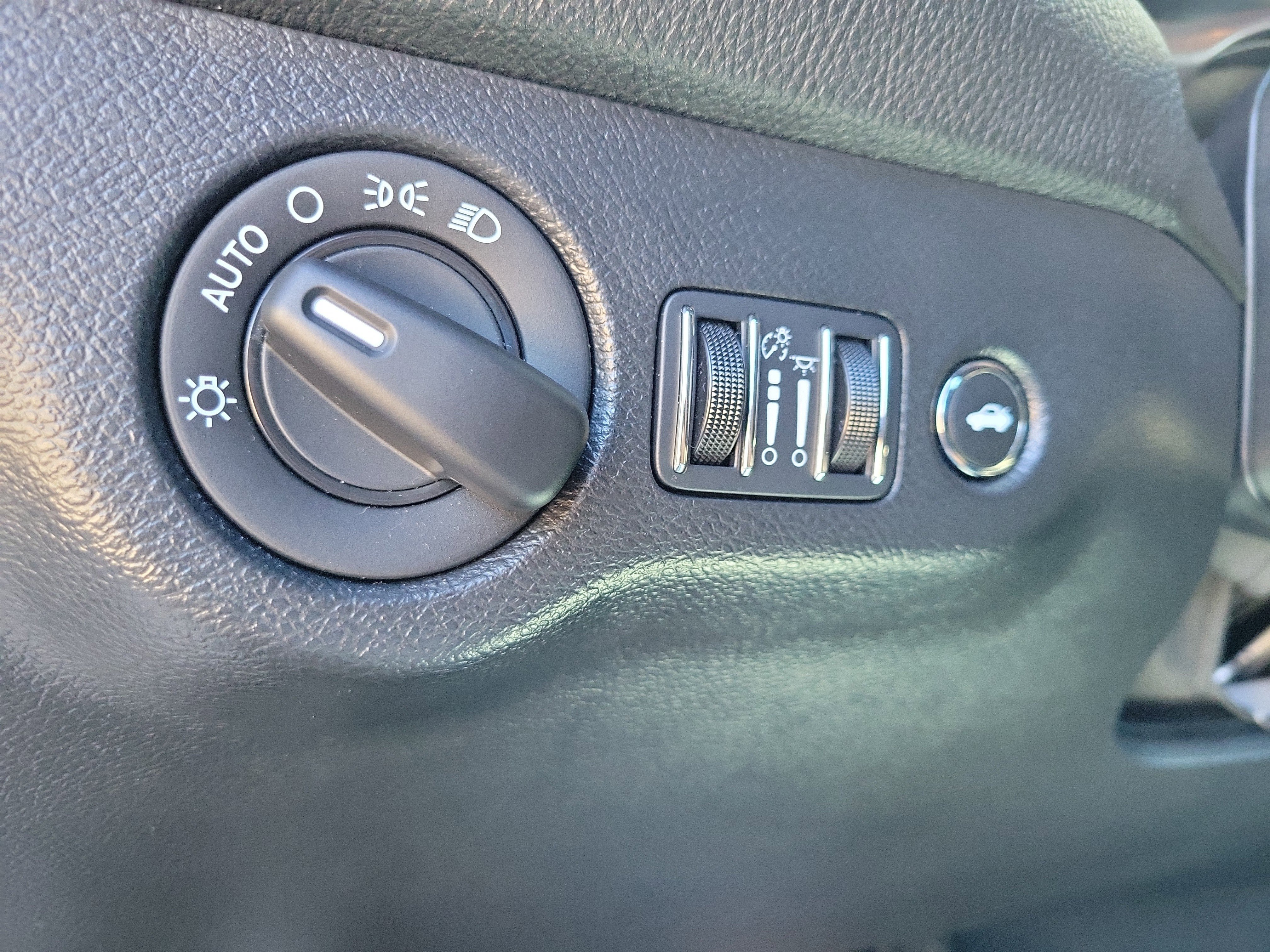 Used 2023 Dodge Challenger R/T w/ Blacktop Package image 25