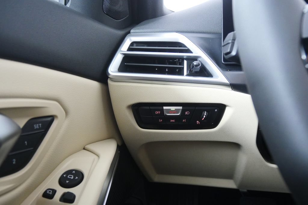 Used 2026 BMW 330i Sedan w/ Convenience Package RWD image 19