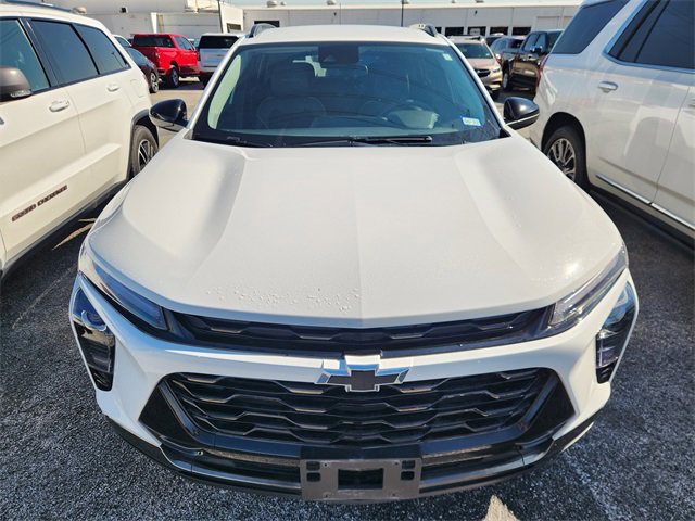 Used 2025 Chevrolet Trax ACTIV w/ Driver Confidence Package image 2