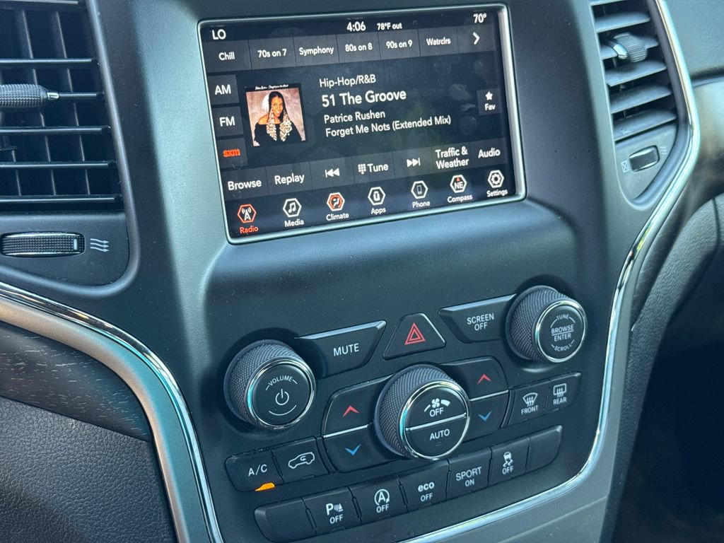 Used 2018 Jeep Grand Cherokee Laredo image 27